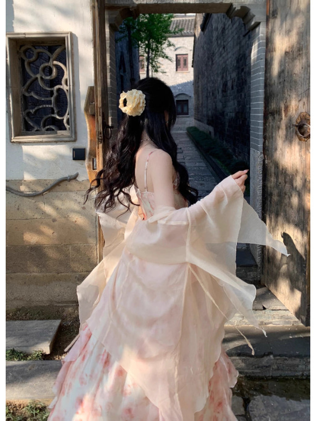 2026 Summer Eden Oil Painting Floral Print Dress - Sleeveless Ruffled Hem Design - Waist-Cinching Style - Lightweight Polyester Fabric - Perfect for Casual Wear - Comfortable and Breathable - Ideal for Daily Outings, Street Style, Travel, Office