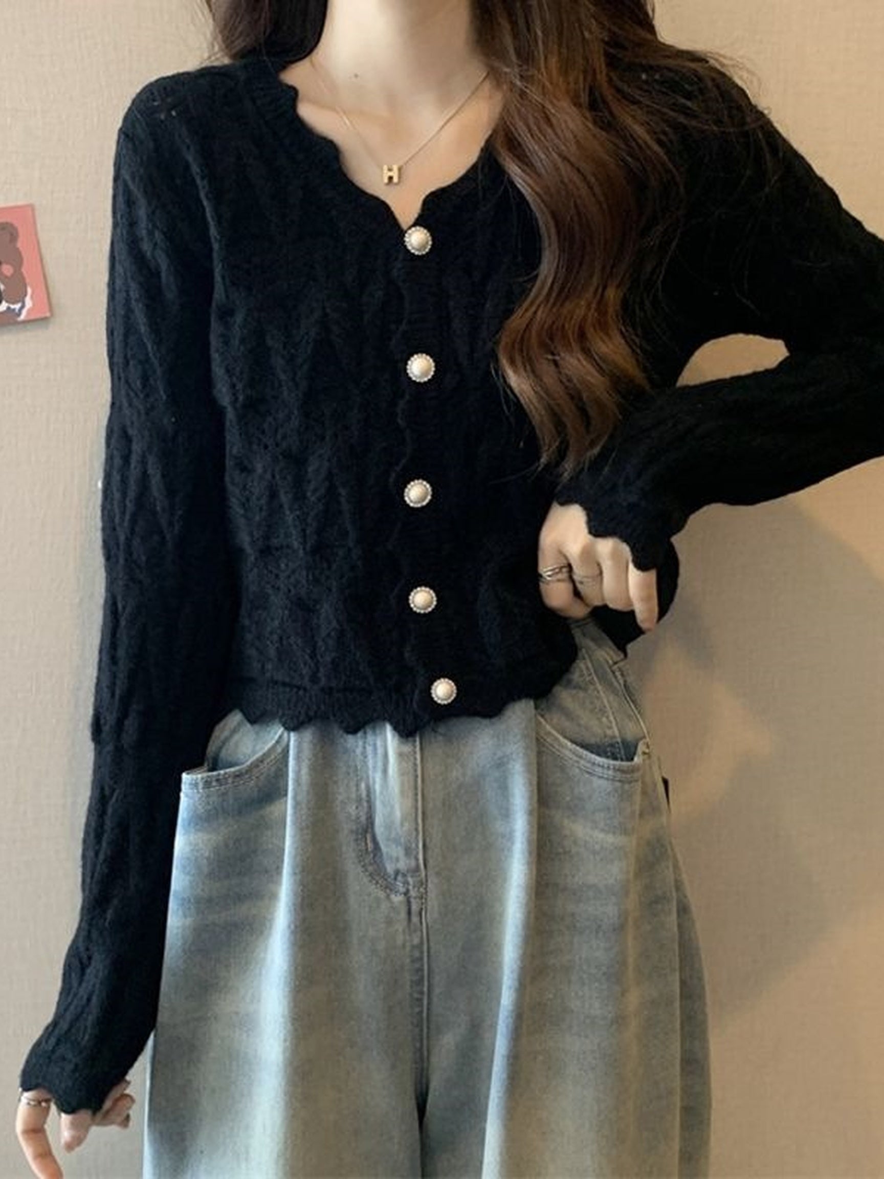 French Hollow-Out V-Ne Lightweight Cardigan - Spring Autumn Knitwear for Women - Short Length Sweater - Soft and Comfortable - Casual Daily Wear - Trendy Design - Versatile Layering Piece - Street Style - Ideal for All Season